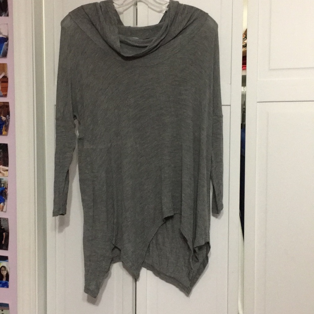 Cowl neck, quarter length sleeve shirt